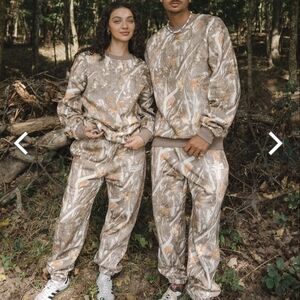 Comfrt Camouflage Hoodie and Joggers